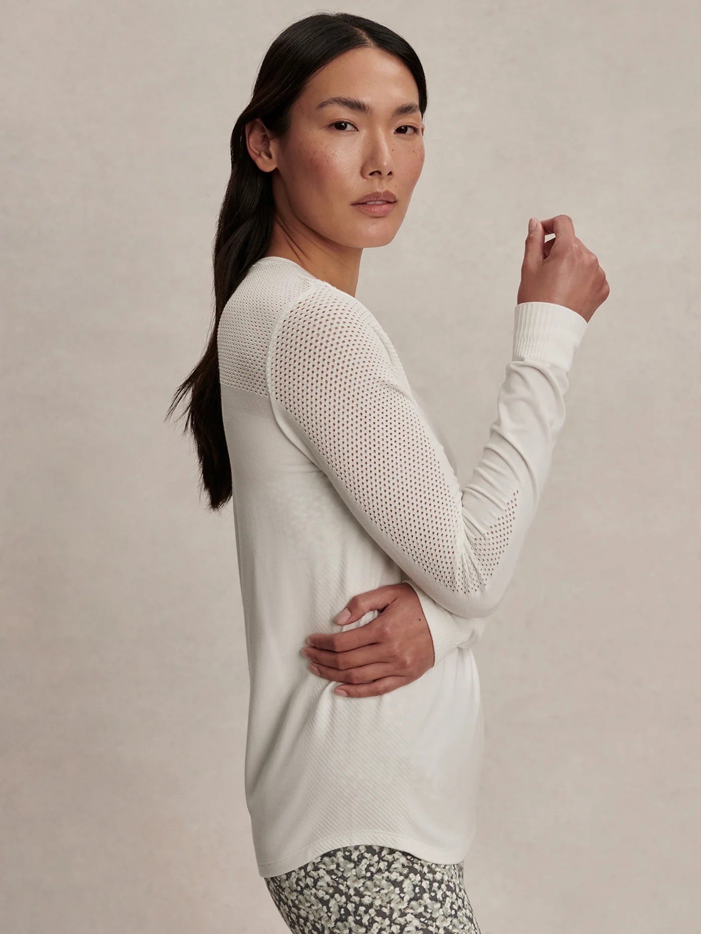 Samia Seamless Long Sleeve Tee - White - Shopsisterology
