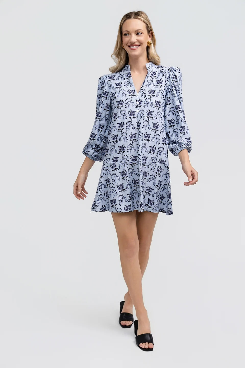 Smith & Quinn Hazel Dress in cornflower blue, featuring a flowy design and lightweight fabric, perfect for spring and summer wear.
