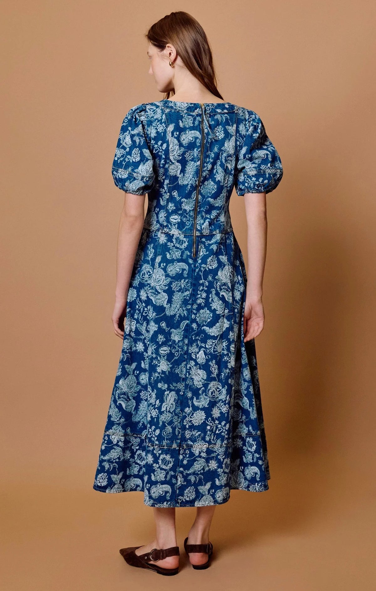 CLEOBELLA Charlie Midi Dress in Bois Laser Print featuring a stylish, patterned fabric and a flattering midi length.