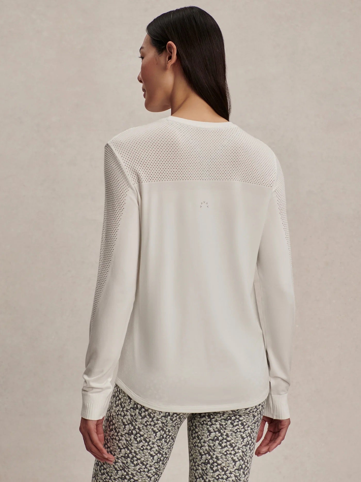 Samia Seamless Long Sleeve Tee - White - Shopsisterology