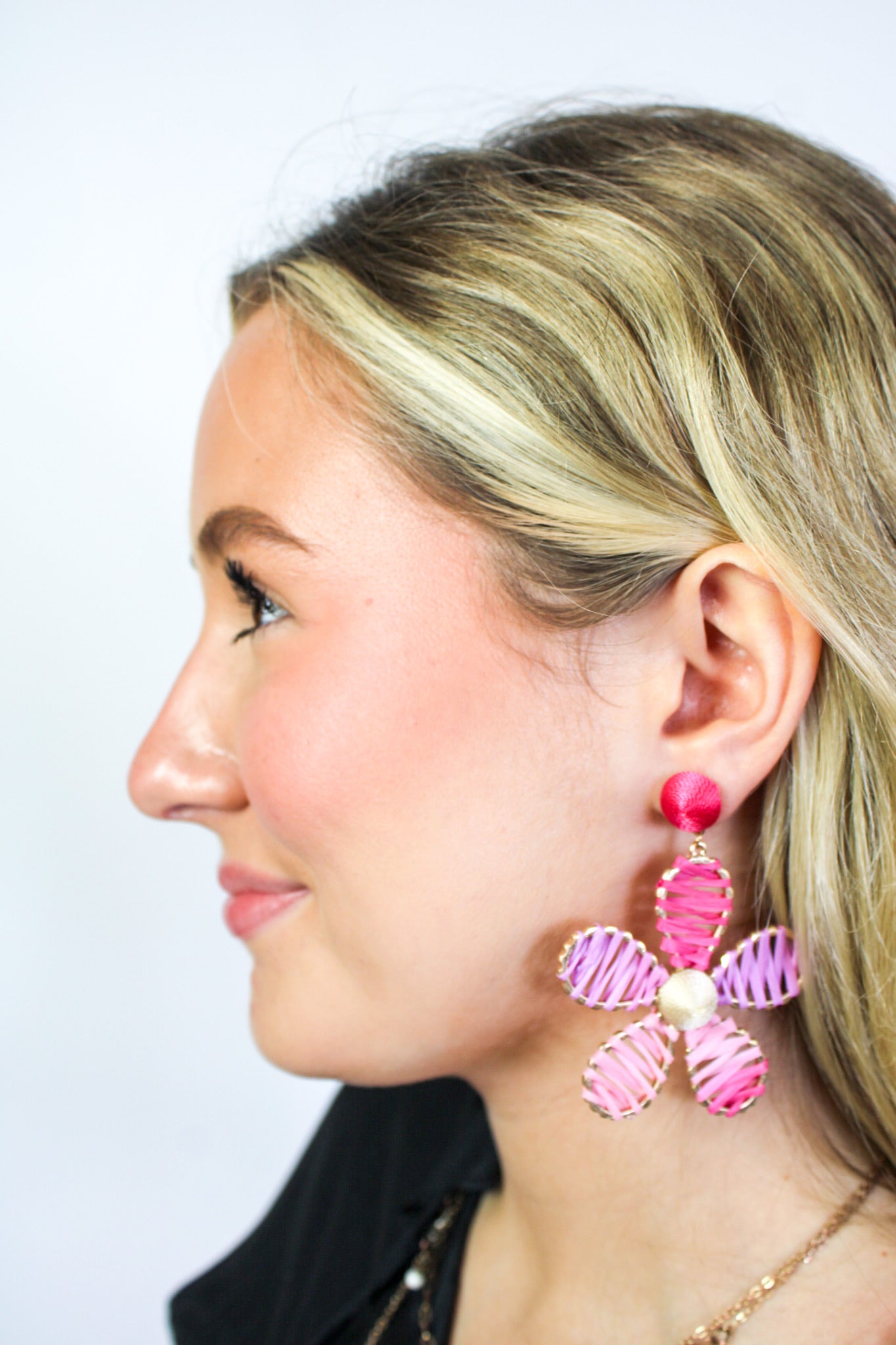 RAFFIA & THREAD FLOWER EARRINGS