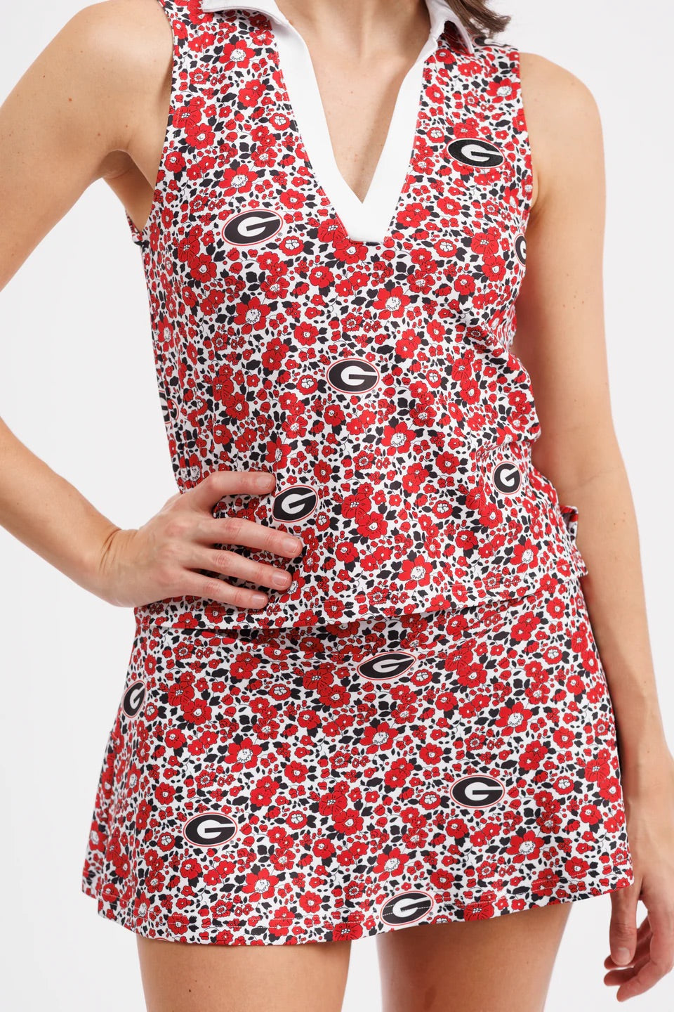 Smith & Quinn Reese Skort in Georgia Poppies featuring a stylish floral print and a comfortable, casual fit.