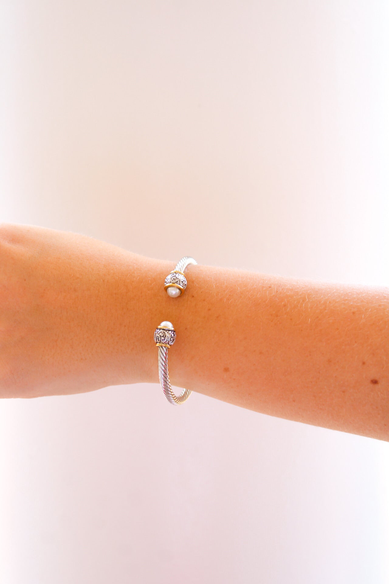 Circle Cable Cuff