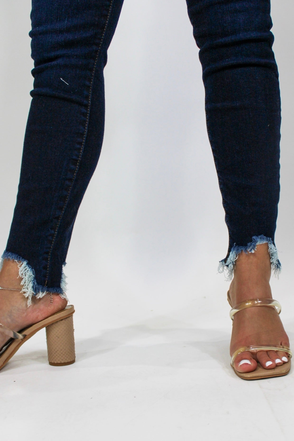 Hi- Rise Distressed Dark Skinnies