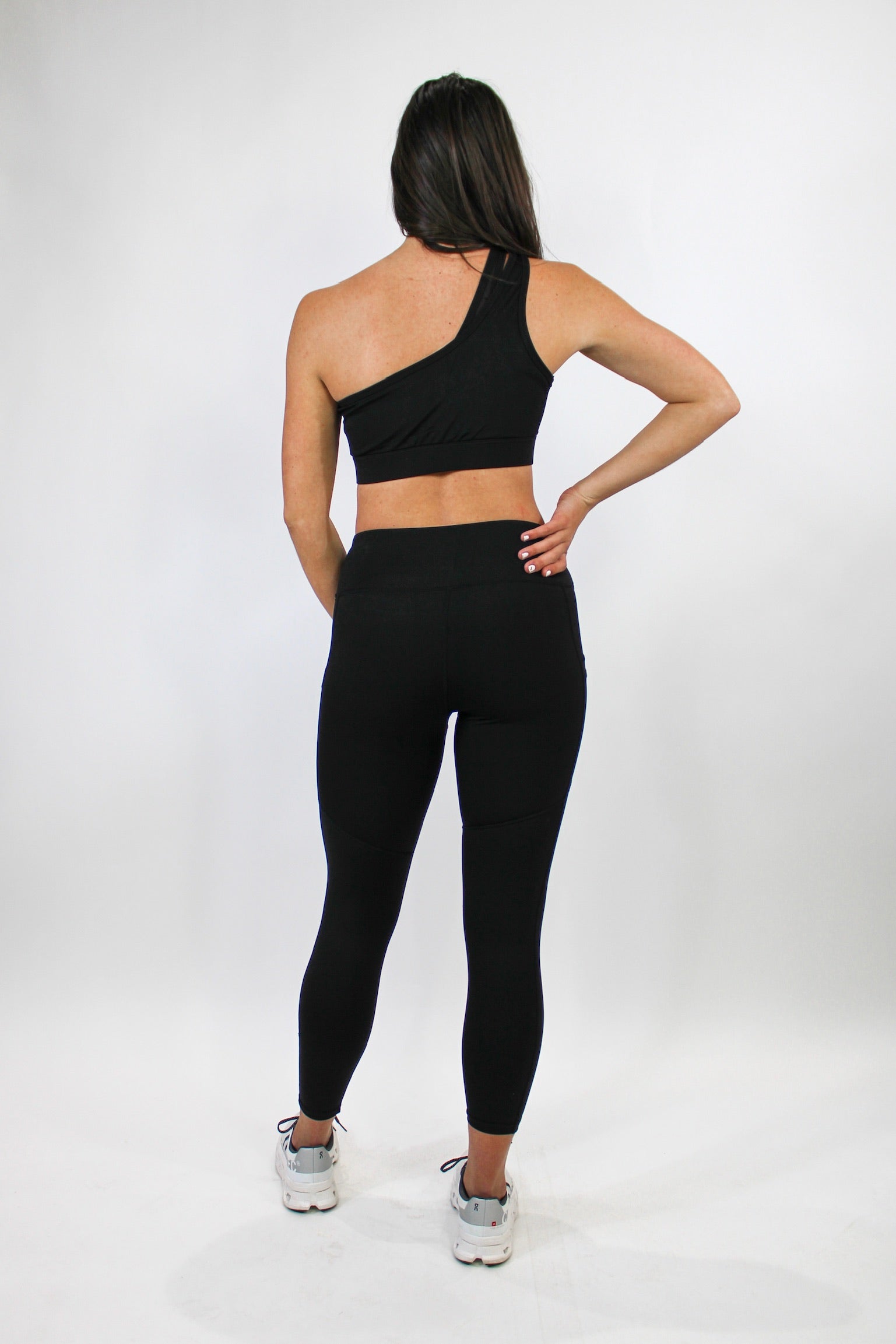 HGW One Shoulder Set