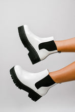 Load image into Gallery viewer, Giddy Up Gameday Boots
