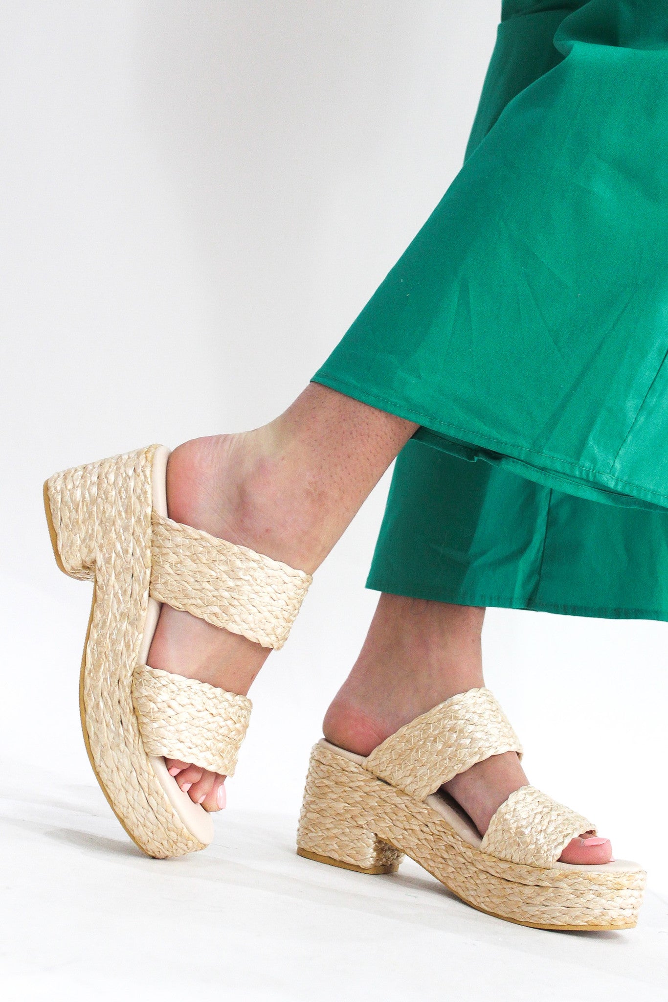 Ocean Avenue Wedge - Gold